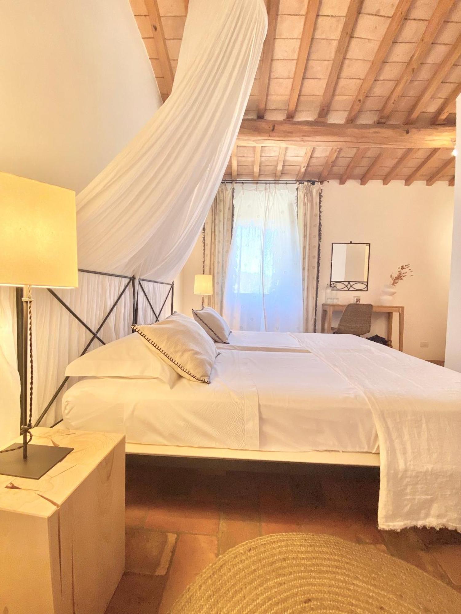 Bed and Breakfast Abbadia Wine Relais Montefollonico Екстер'єр фото